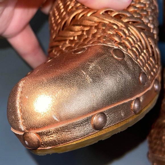 BRIDGET SHUSTER Leather Woven Metallic Wooden Studded 1960’s inspired Clogs - Picture 6 of 7